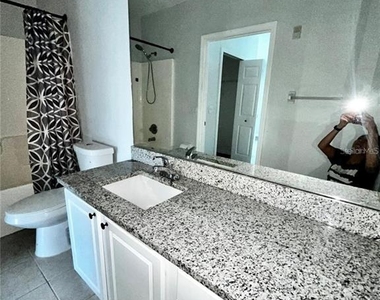 6011 Skydale Way - Photo Thumbnail 20