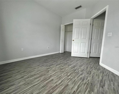 6011 Skydale Way - Photo Thumbnail 25