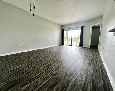 6011 Skydale Way - Photo Thumbnail 5