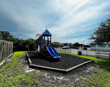6011 Skydale Way - Photo Thumbnail 32