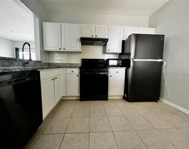 6011 Skydale Way - Photo Thumbnail 3