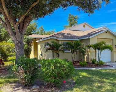 317 28th Street W - Photo Thumbnail 1