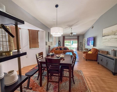 317 28th Street W - Photo Thumbnail 3