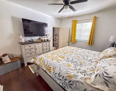 317 28th Street W - Photo Thumbnail 13