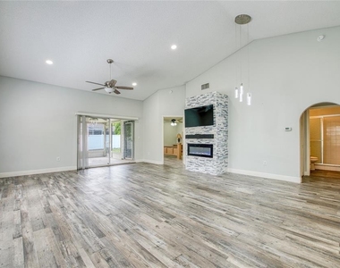 2390 Bentley Dr - Photo Thumbnail 1