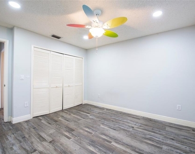 2390 Bentley Dr - Photo Thumbnail 29