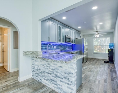 2390 Bentley Dr - Photo Thumbnail 10