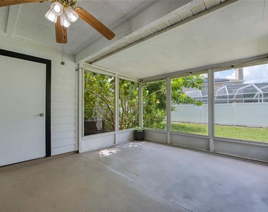 2390 Bentley Dr - Photo Thumbnail 38