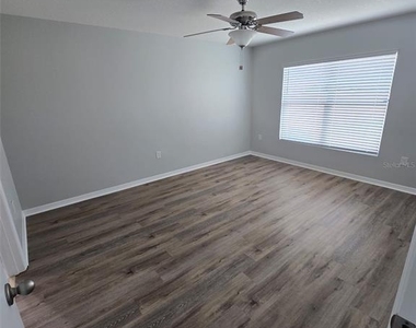 4703 Sw 85th Place - Photo Thumbnail 8