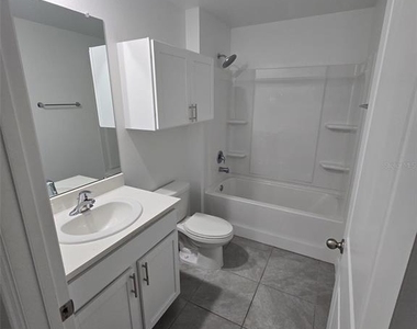 4703 Sw 85th Place - Photo Thumbnail 5
