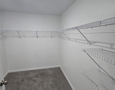 4703 Sw 85th Place - Photo Thumbnail 10