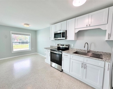 117 140th Avenue E - Photo Thumbnail 9