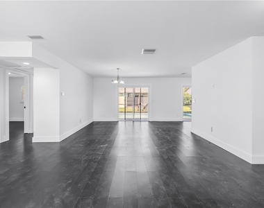 3216 Pine Haven Drive - Photo Thumbnail 5