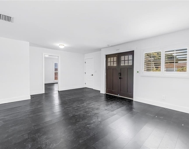 3216 Pine Haven Drive - Photo Thumbnail 6