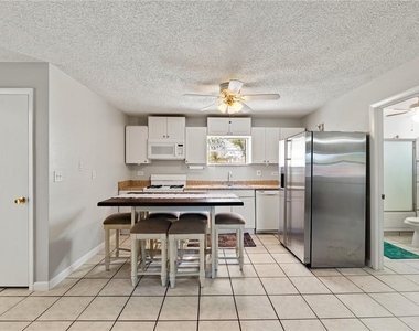 15509 Casey Road - Photo Thumbnail 4