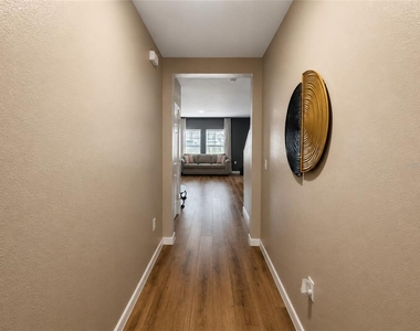 1352 Derry Avenue - Photo Thumbnail 6