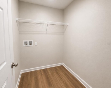 1352 Derry Avenue - Photo Thumbnail 11