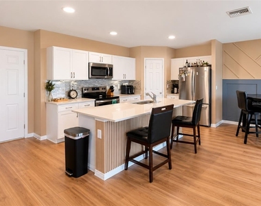 1352 Derry Avenue - Photo Thumbnail 8