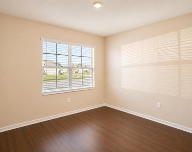 1865 Jackson Oaks Drive - Photo Thumbnail 9