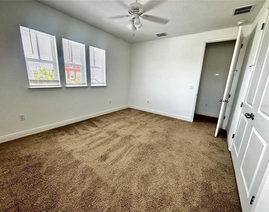 13456 Laxness Street - Photo Thumbnail 21