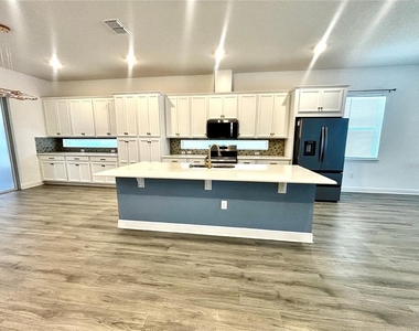 13456 Laxness Street - Photo Thumbnail 11