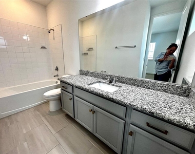 13456 Laxness Street - Photo Thumbnail 20