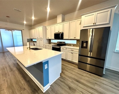 13456 Laxness Street - Photo Thumbnail 8