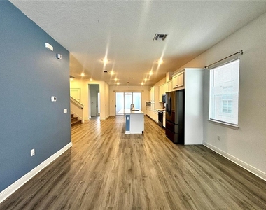13456 Laxness Street - Photo Thumbnail 6