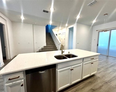13456 Laxness Street - Photo Thumbnail 10