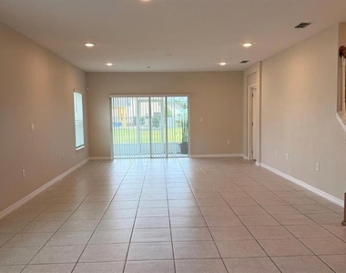 4700 Coral Castle Drive - Photo Thumbnail 7