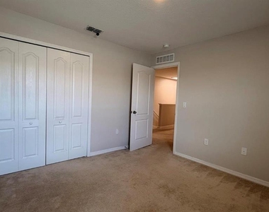 4700 Coral Castle Drive - Photo Thumbnail 11
