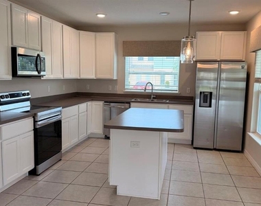 4700 Coral Castle Drive - Photo Thumbnail 2
