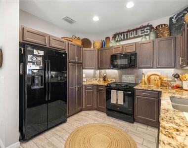 5636 Nw 37th Lane Road - Photo Thumbnail 8