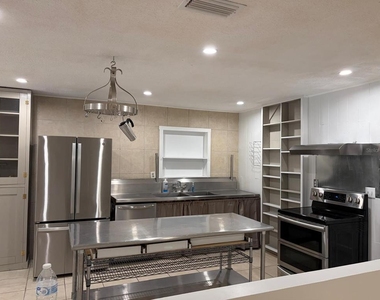 5920 Nw 62nd Place - Photo Thumbnail 7