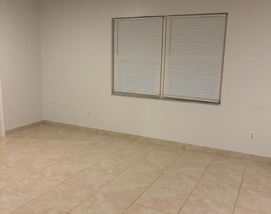 5920 Nw 62nd Place - Photo Thumbnail 6