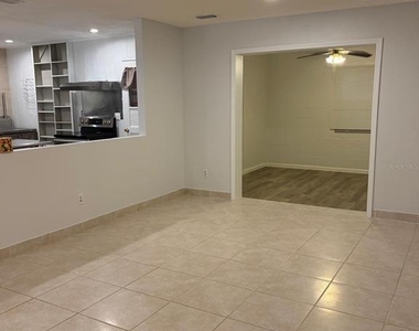 5920 Nw 62nd Place - Photo Thumbnail 5