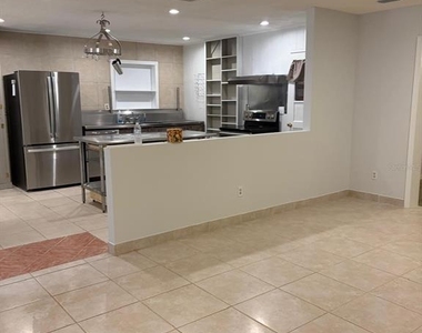 5920 Nw 62nd Place - Photo Thumbnail 3