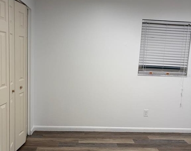 5920 Nw 62nd Place - Photo Thumbnail 26