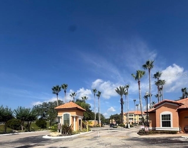 5447 Vineland Road - Photo Thumbnail 7