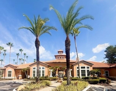 5447 Vineland Road - Photo Thumbnail 14