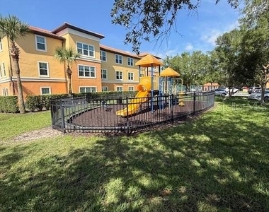 5447 Vineland Road - Photo Thumbnail 10