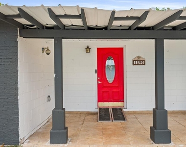 1230 E 1st Avenue - Photo Thumbnail 10