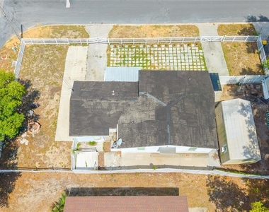 1230 E 1st Avenue - Photo Thumbnail 4