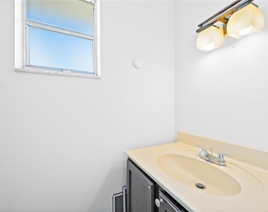 1230 E 1st Avenue - Photo Thumbnail 23