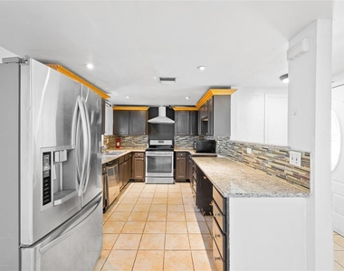 1230 E 1st Avenue - Photo Thumbnail 13