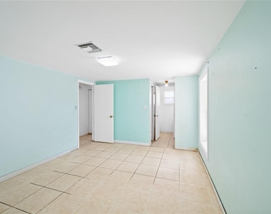 1230 E 1st Avenue - Photo Thumbnail 22
