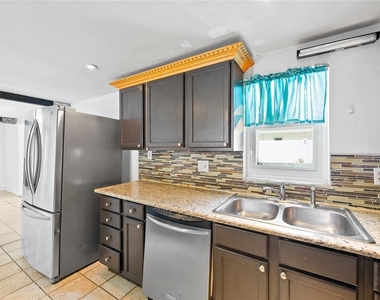 1230 E 1st Avenue - Photo Thumbnail 14