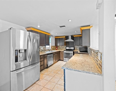 1230 E 1st Avenue - Photo Thumbnail 12