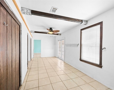 1230 E 1st Avenue - Photo Thumbnail 25