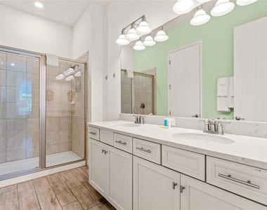 8005 Sand Bar Drive - Photo Thumbnail 13